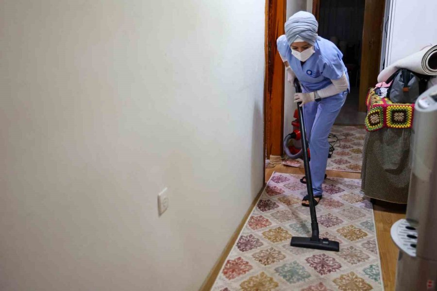 Evde Sağlık Hizmetleri 8 Aylık Dönemde 10 Bin 665 Hastaya Ulaştı