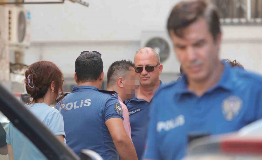 Balkonun Demir Korkuluklarında Boşanma Pazarlığı