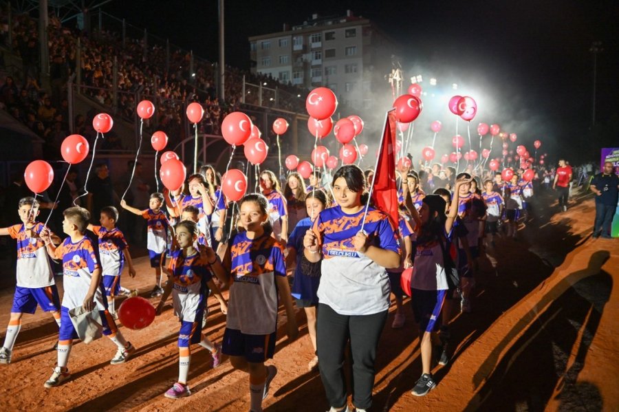 Selçuklu Belediyesi Yaz Spor Okullarından Görkemli Kapanış