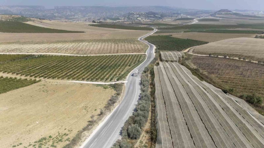Büyükşehir, Tarsus’ta 5 Mahalleyi Bağlayan Grup Yolundaki Çalışmasını Tamamladı