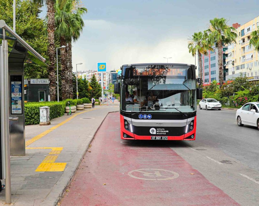 Büyükşehir’e Ait Toplu Ulaşım Araçları 30 Ağustos’ta Ücretsiz Yolcu Taşıyacak