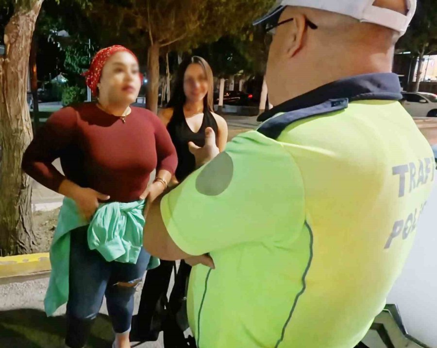 Alkollü Kadın Sürücü, Kendini Uyaran Sürücüyü "maganda" Diye Polise Şikayet Etti