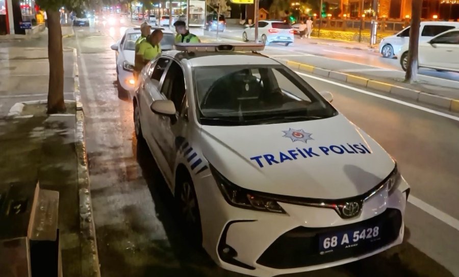 Alkollü Kadın Sürücü, Kendini Uyaran Sürücüyü "maganda" Diye Polise Şikayet Etti