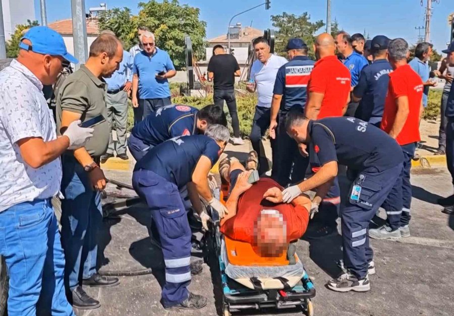 Turistlerin Karavanı İle Tır Çarpıştı: 1’i Ağır 3 Yaralı