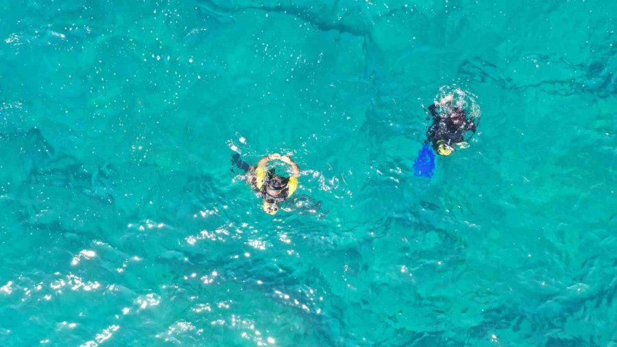 Deniz Altında İşaret Diliyle İstiklal Marşını Okudular