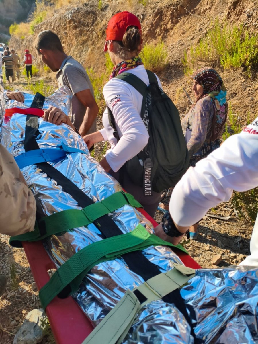 Antalya’da Kayıp Yaşlı Kadın, 2 Gün Sonra Evine 300 Metre Mesafedeki Bahçesinde Bulundu