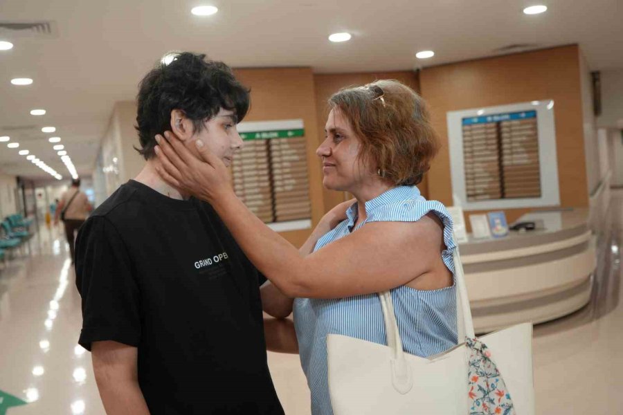 İngiliz Turist Çocuğun Bağışlanan Organı 15 Yaşındaki Türk Çocuğa Hayat Oldu