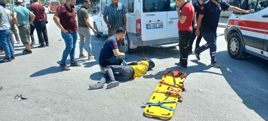 Karaman’da Minibüs İle Motosiklet Çarpıştı: 2 Yaralı