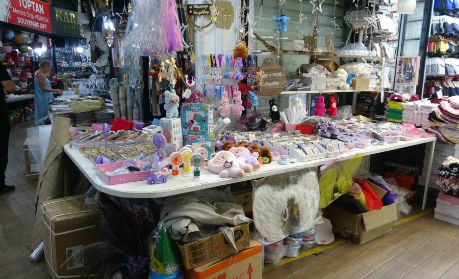 Saniyeler İçinde Oyuncağı Aldı, O Anlar Kameraya Yansıdı