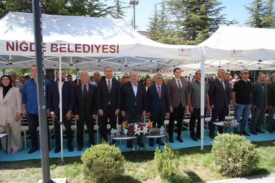 Niğde’de Yaşar Kaplan Kütüphanesi Ve Dr. Müzeyyen Toker Kadın Yaşam Merkezi Açıldı