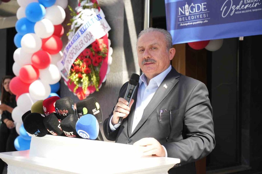 Niğde’de Yaşar Kaplan Kütüphanesi Ve Dr. Müzeyyen Toker Kadın Yaşam Merkezi Açıldı