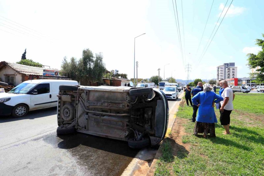 Yan Yatıp Sürüklenen Araçtan Yara Almadan Çıktılar