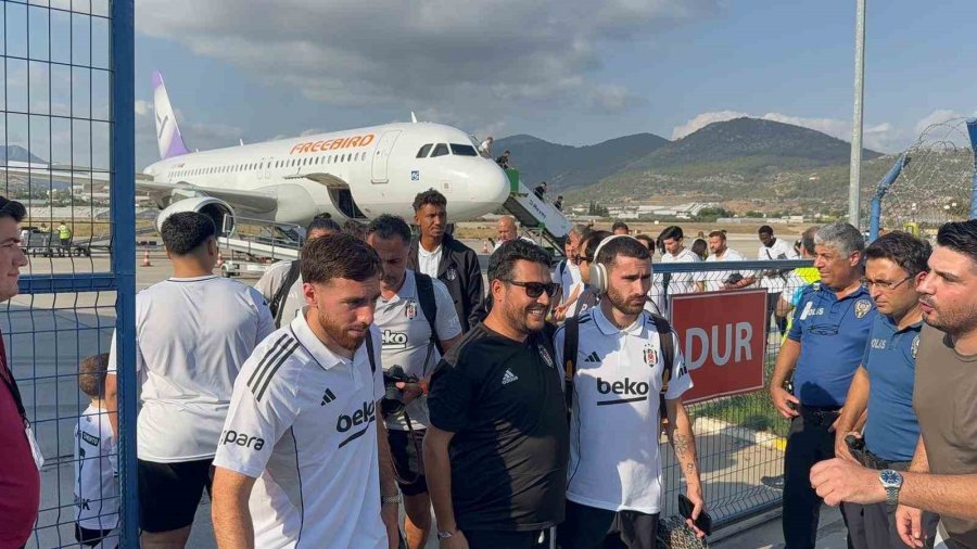 Beşiktaş, Gazipaşa-alanya Havalimanı’na Geldi