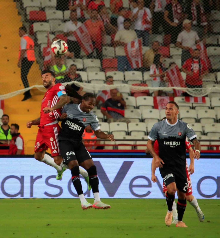 Trendyol Süper Lig: Antalyaspor: 1 - Fatih Karagümrük: 1 (ilk Yarı)