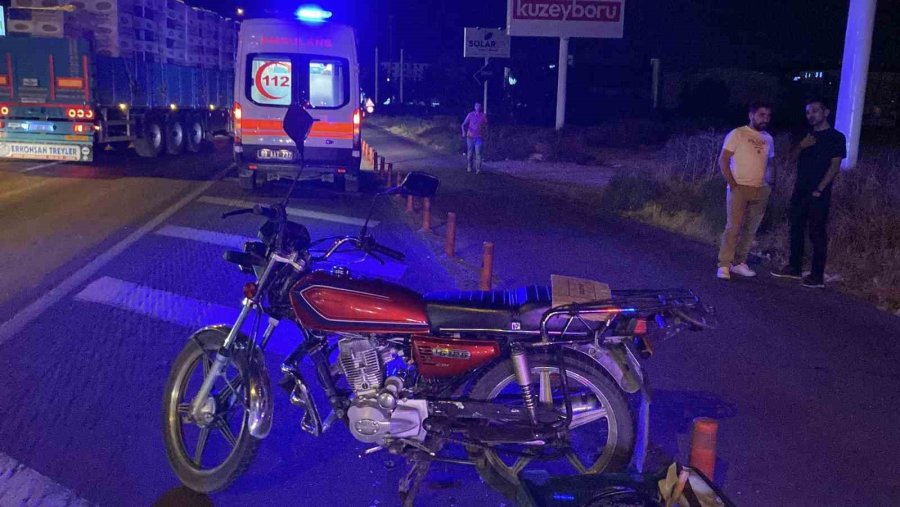 Otomobil Motosiklete Çarptı: 1 Yaralı