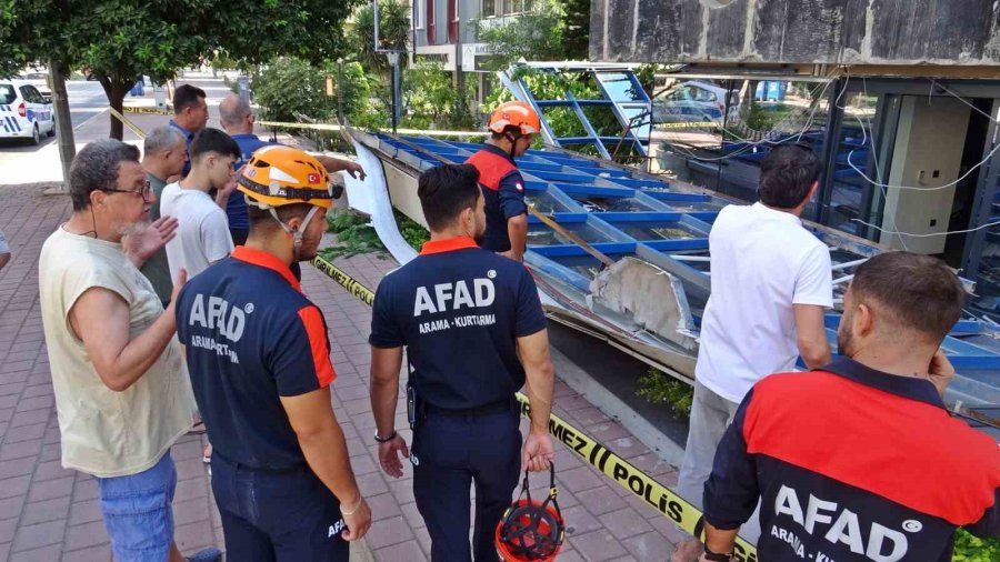 Özel Laboratuvarın Dış Cephe Kaplamaları Çöktü, Ortalık Savaş Alanına Döndü