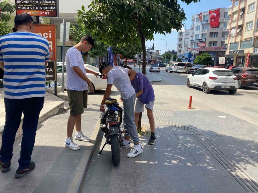 Devrilen Elektrikli Bisikletin Sürücüsü Çocuk Yaralandı