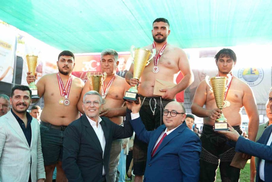 250’den Fazla Pehlivan Katıldı: Yörüklerin Güreşi Renkli Geçti