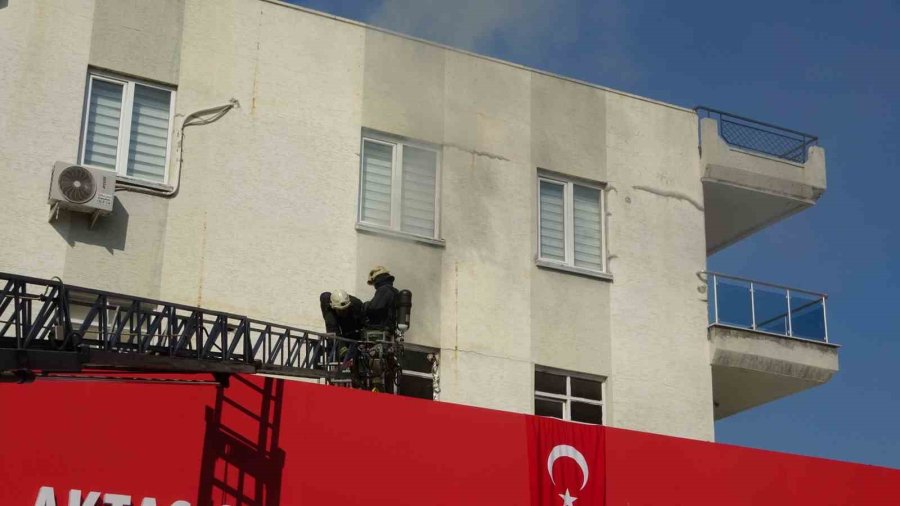 Tekstil Atölyesinde Çıkan Yangın Korkuttu