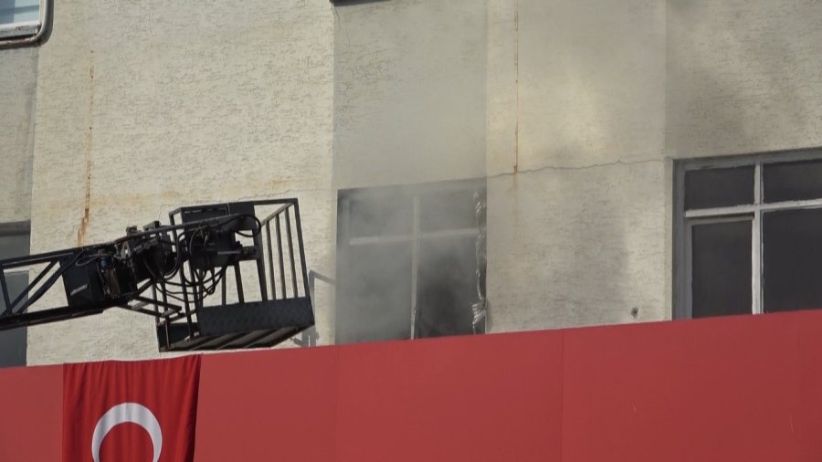Tekstil Atölyesinde Çıkan Yangın Korkuttu