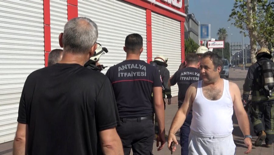 Tekstil Atölyesinde Çıkan Yangın Korkuttu