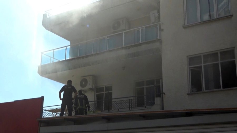 Tekstil Atölyesinde Çıkan Yangın Korkuttu