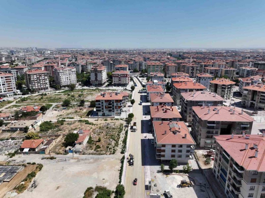 Karatay’da Asfalt Seferberliği Sürüyor