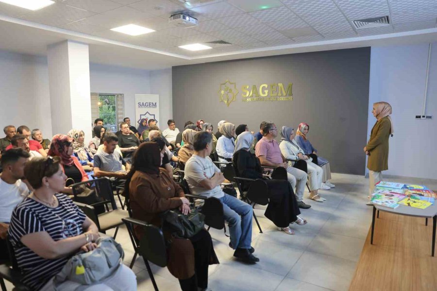 Sagem’den Ebeveynlere Okula Uyumda Ailenin Rolü Konulu Seminer
