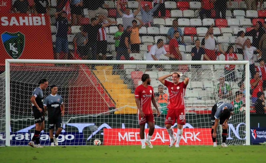 Trendyol Süper Lig: Antalyaspor: 1 - Fatih Karagümrük: 2 (maç Sonucu)