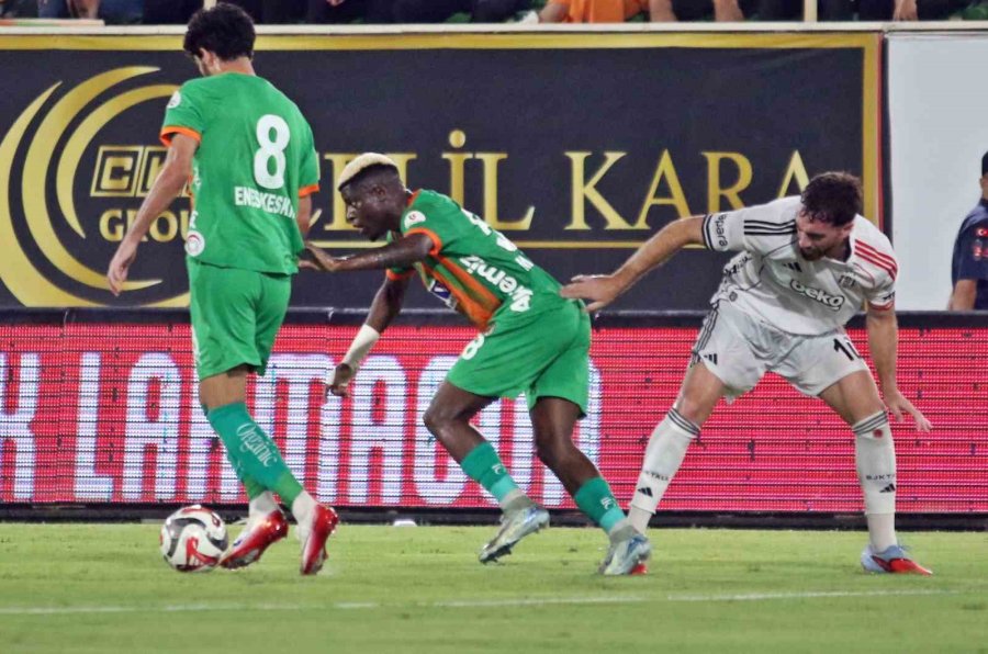 Trendyol Süper Lig: Corendon Alanyaspor: 1 - Beşiktaş 0 (ilk Yarı)