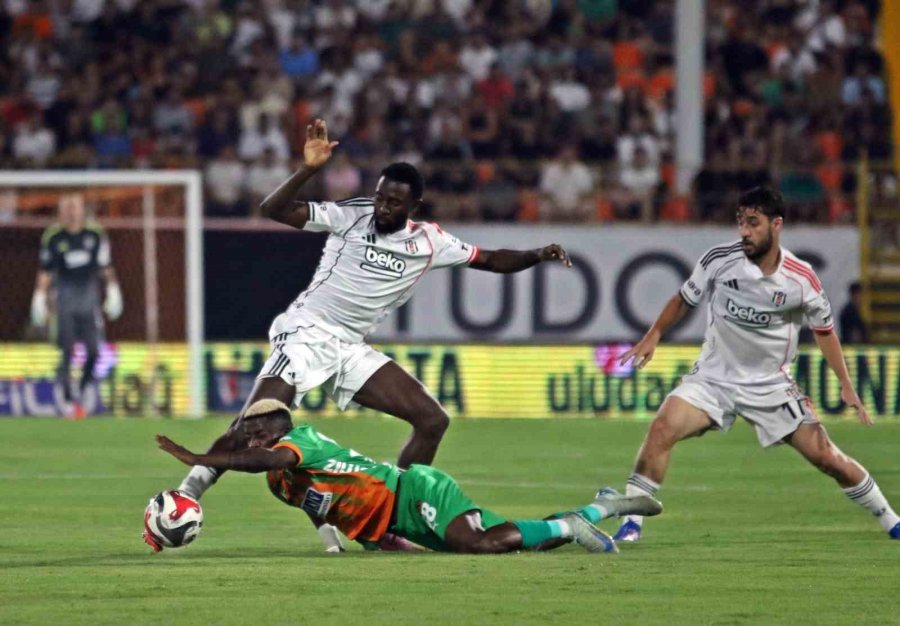 Trendyol Süper Lig: Corendon Alanyaspor: 0 - Beşiktaş 0 (maç Devam Ediyor)