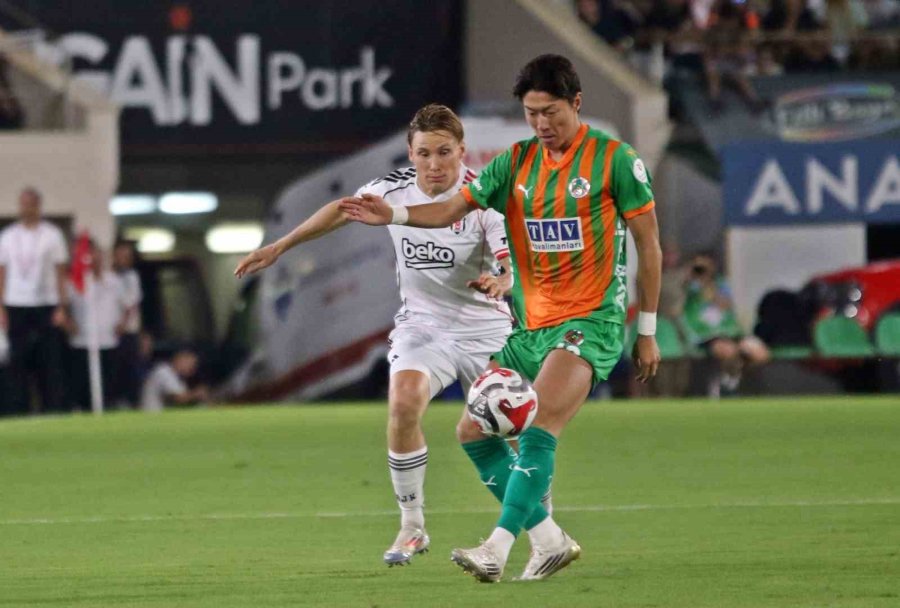 Trendyol Süper Lig: Corendon Alanyaspor: 0 - Beşiktaş 0 (maç Devam Ediyor)