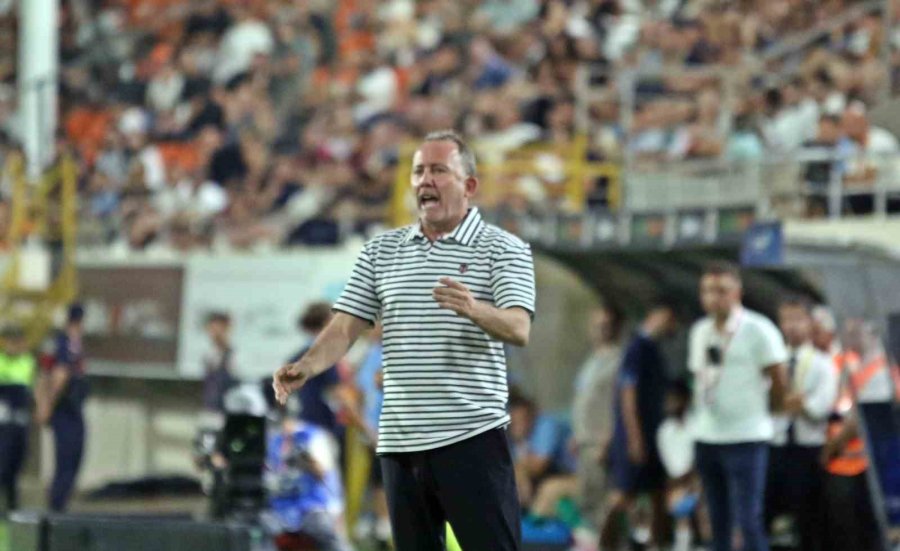 Trendyol Süper Lig: Corendon Alanyaspor: 2 - Beşiktaş 0 (maç Sonucu)