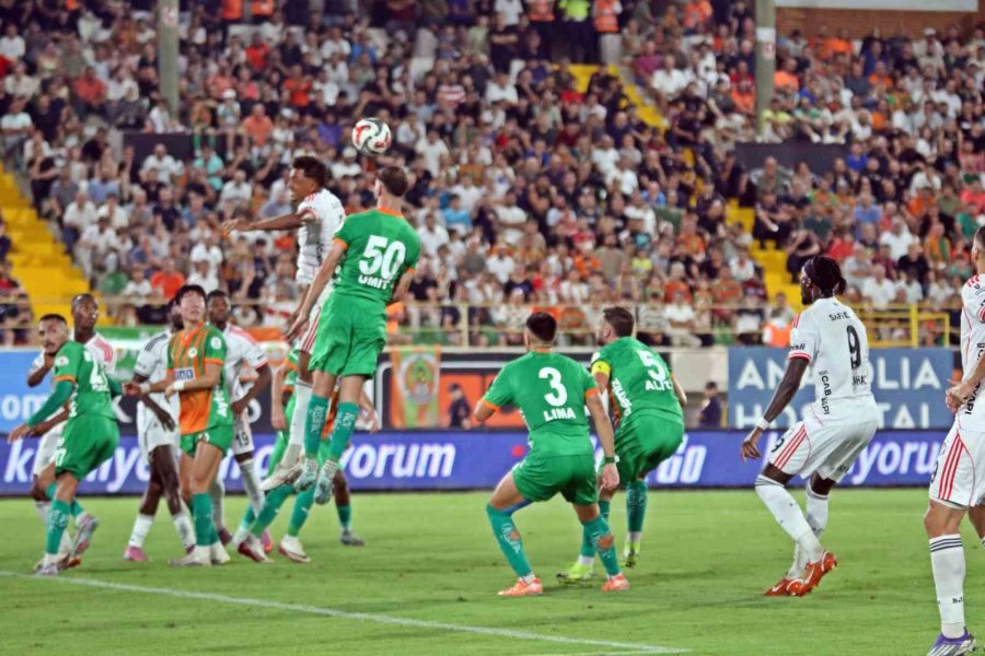 Trendyol Süper Lig: Corendon Alanyaspor: 2 - Beşiktaş 0 (maç Sonucu)