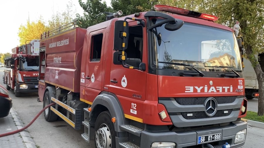 Fırında Unutulan Kek Apartmanı Dumana Boğdu