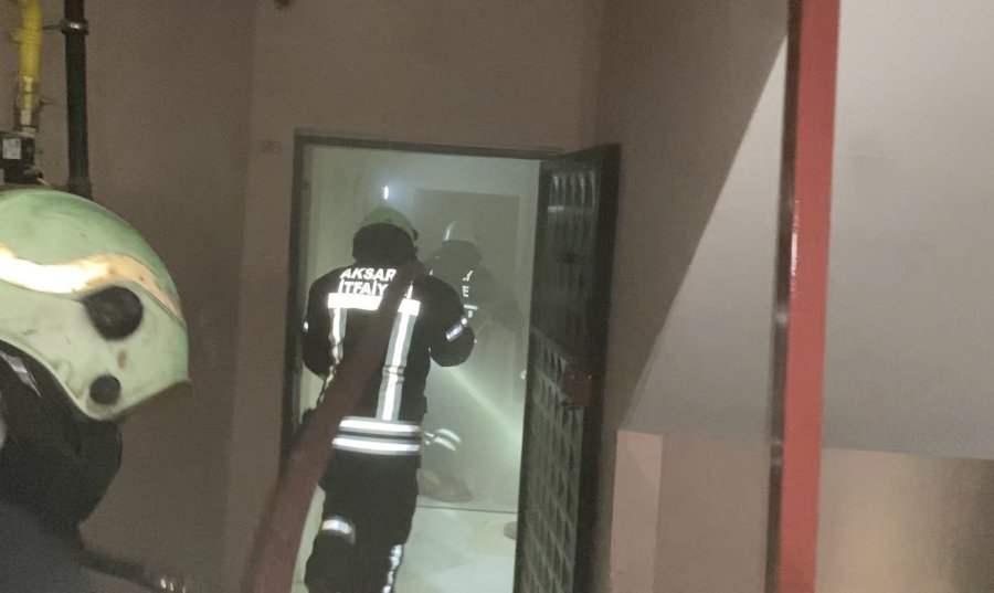 Fırında Unutulan Kek Apartmanı Dumana Boğdu