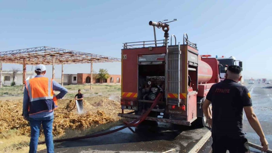 Saman Yüklü Tırda Yangın Paniği
