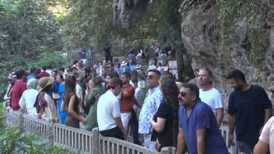 Düden Şelalesi 8 Ayda 605 Bin Ziyaretçiyi Ağırladı, Sıcaklardan Kaçanların Uğrak Noktası Oldu