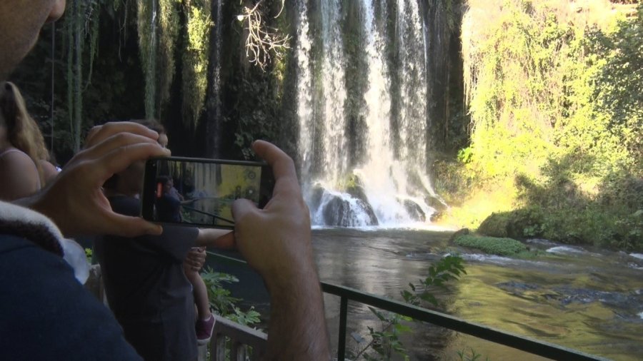 Düden Şelalesi 8 Ayda 605 Bin Ziyaretçiyi Ağırladı, Sıcaklardan Kaçanların Uğrak Noktası Oldu