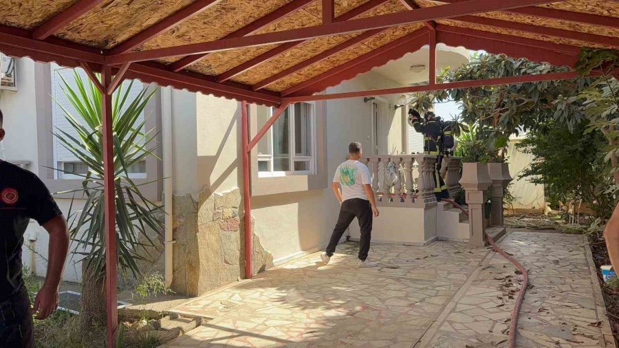 2 Katlı Müstakil Evde Yangın Paniği