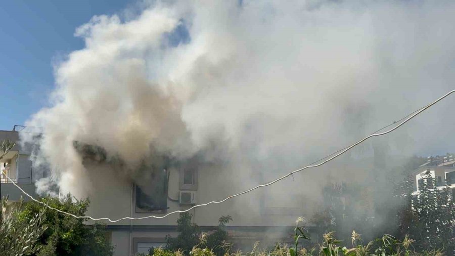 2 Katlı Müstakil Evde Yangın Paniği