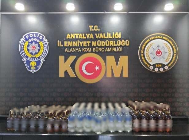 Antalya’da Kom Ekipleri 712 Bin 440 Adet Makaron Ele Geçirdi