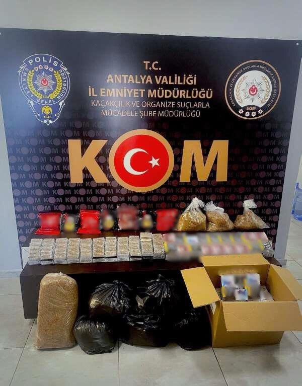 Antalya’da Kom Ekipleri 712 Bin 440 Adet Makaron Ele Geçirdi