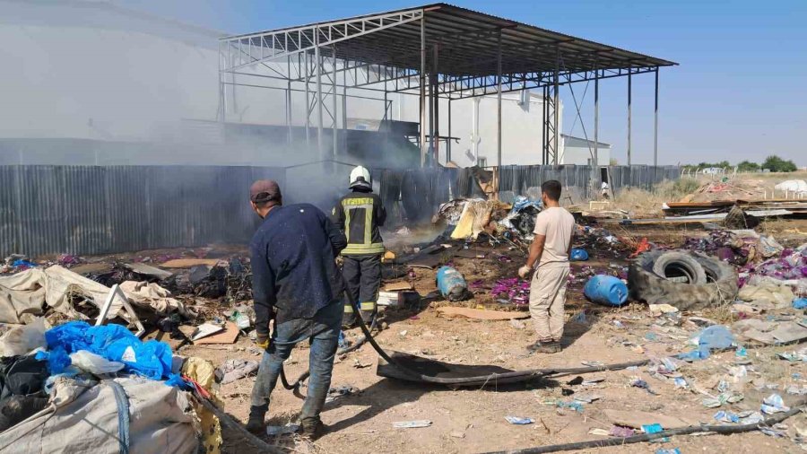 Karaman’da Geri Dönüşüm Tesisinde Yangın Çıktı
