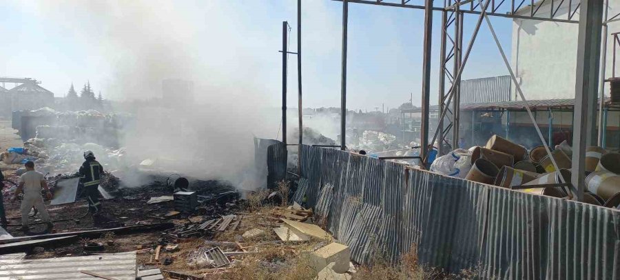 Karaman’da Geri Dönüşüm Tesisinde Yangın Çıktı