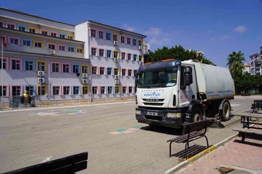 Konyaaltı’nda Okullar Yeni Döneme Hazır