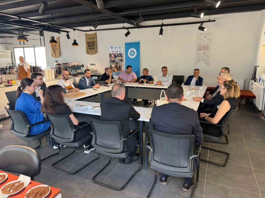 Neü’de Kahve Kültürü Bilimsel Verilerle Ele Alındı: Rapor Lansmanı Gerçekleştirildi