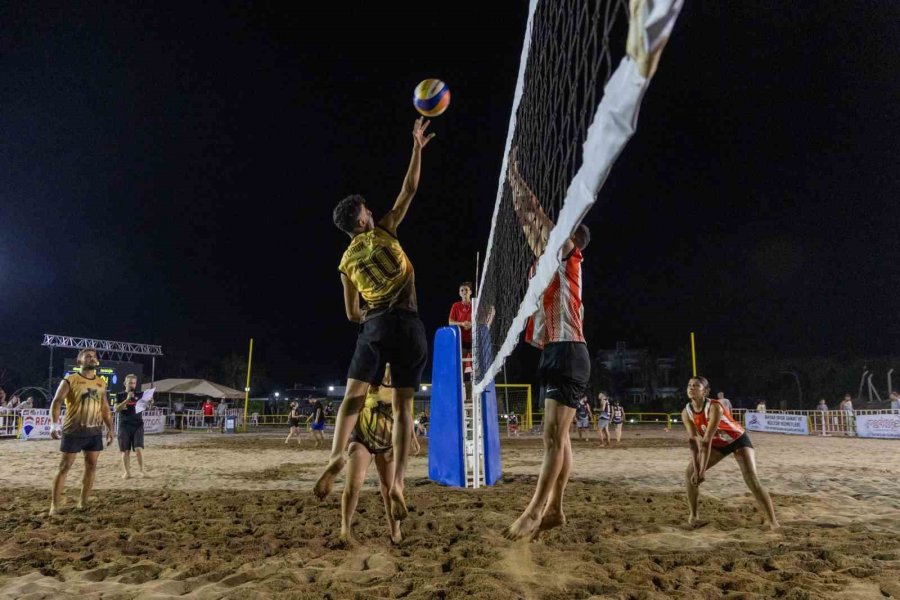 Manavgat Belediyesi Plaj Voleybolu Halk Turnuvası Başladı
