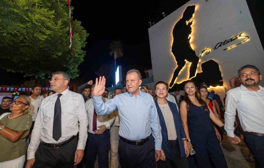 Başkan Seçer, Silifke Müzik Ve Folklor Festivali’ne Katıldı