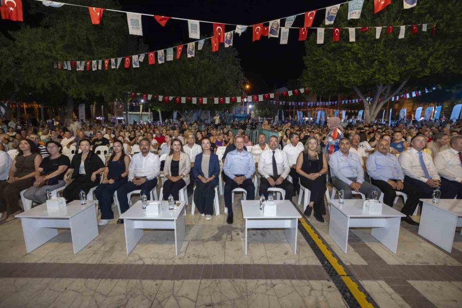 Başkan Seçer, Silifke Müzik Ve Folklor Festivali’ne Katıldı